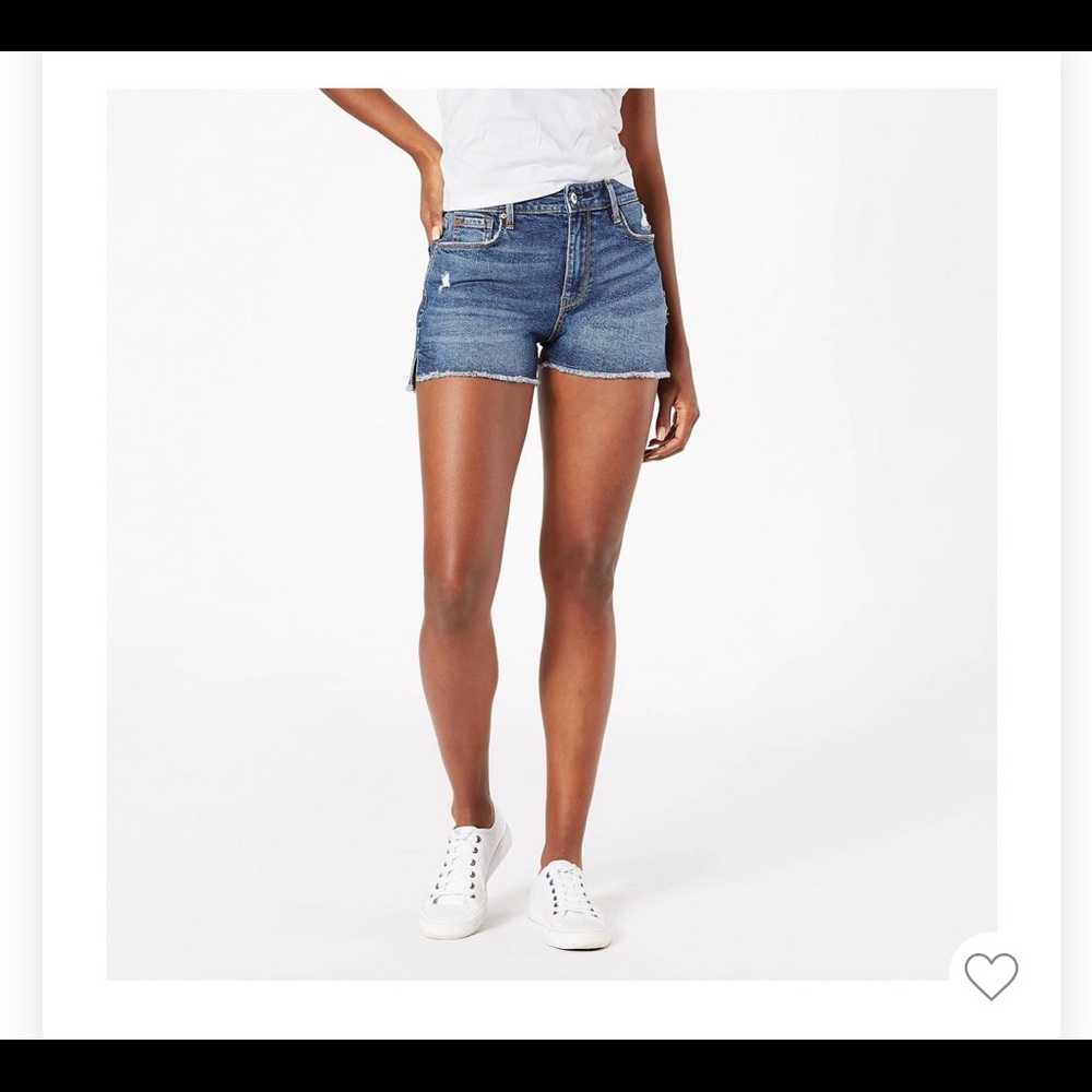 NWT Size 8 Denizen Levi’s jean shorts